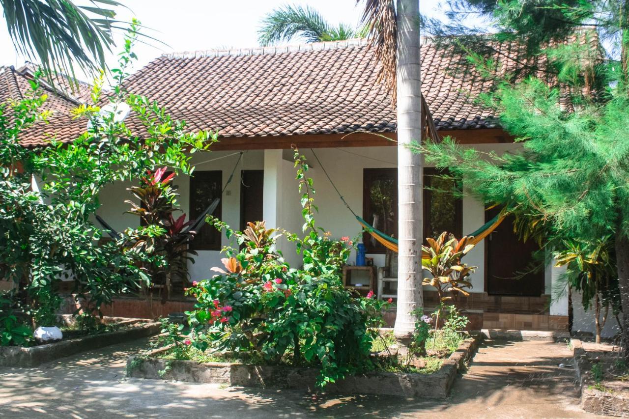 Mellow Hostel Kuta  Exterior photo