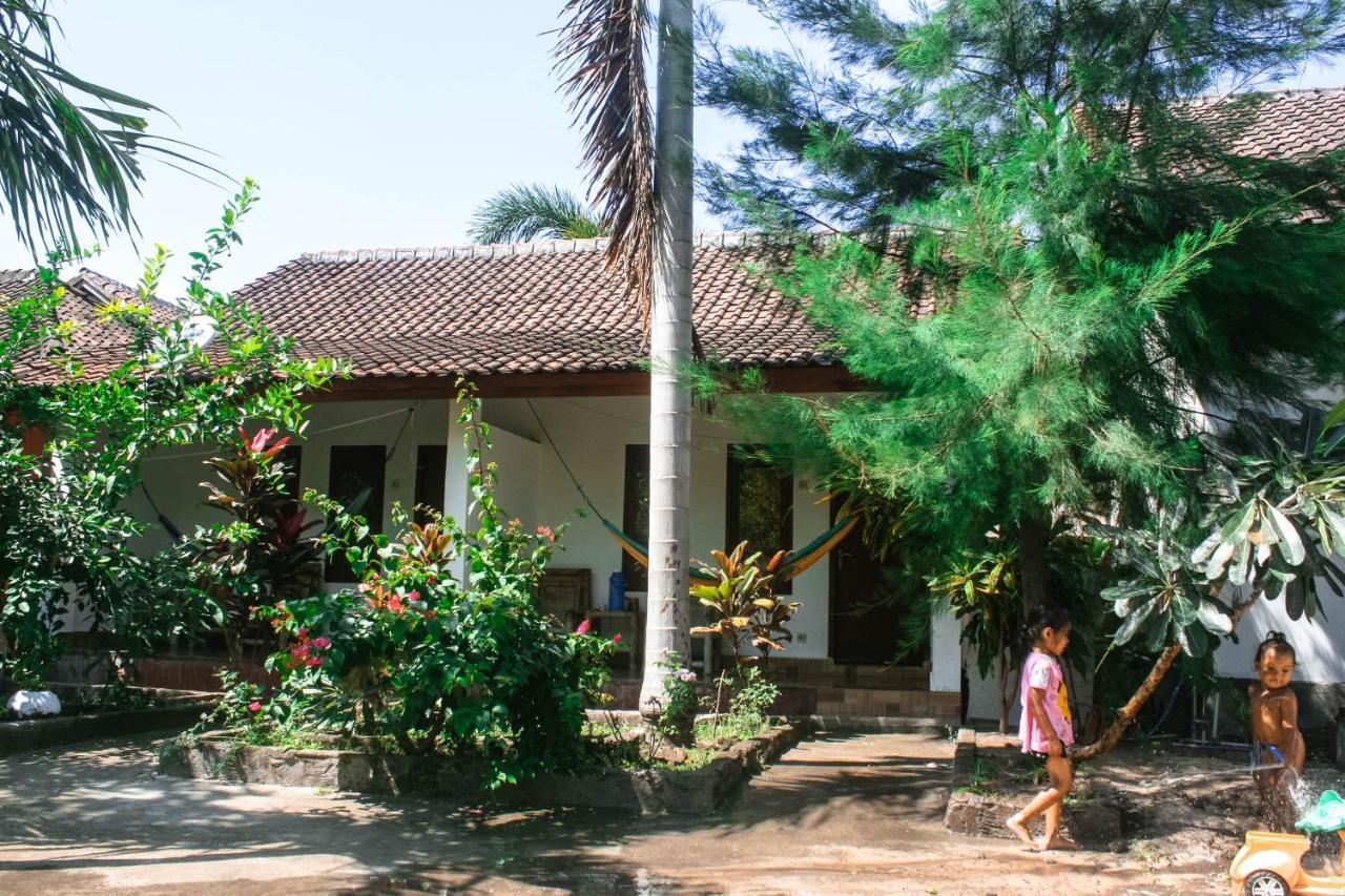 Mellow Hostel Kuta  Exterior photo